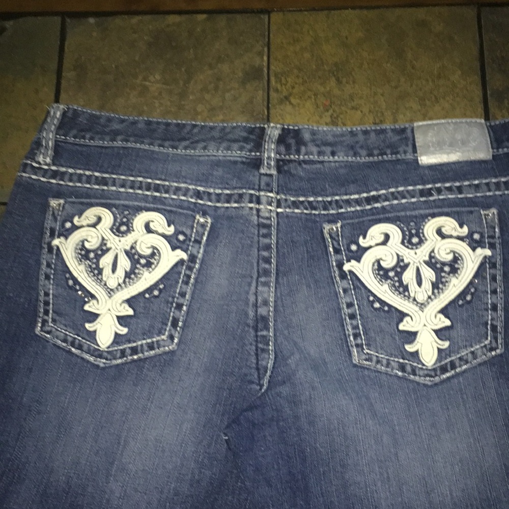 Maurices lightly distressed boot cut 15/16 long